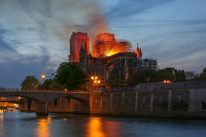 Notre Dame Cathedral: Exterior Guided Tour & Unscheduled Access - Timing and crowd reality: morning beats afternoon for an easier flow