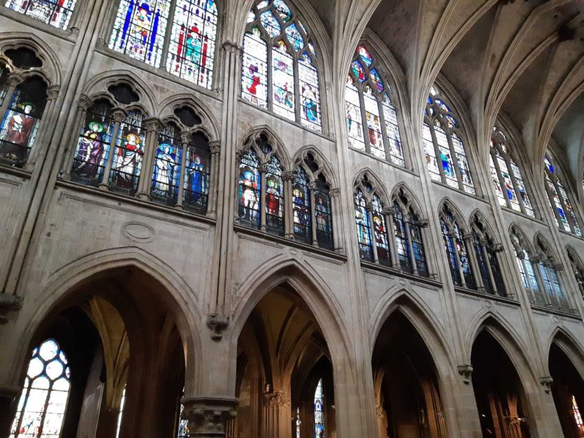 Notre-Dame Cathedral Private tour - Entering Notre-Dame: timing, lines, and how to stay comfortable