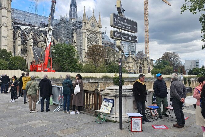 Notre Dame Outdoor Walking Tour and Entrance to Sainte Chapelle - Shakespeare and Company: a quick stop that can set the mood