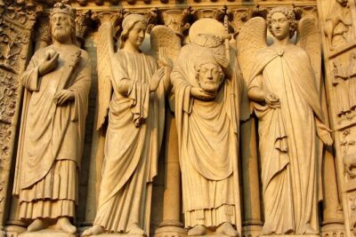 Outdoor Notre-Dame walking Tour with Sainte-Chapelle Entry