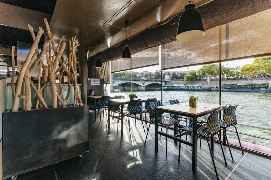 Paris: 1-Hour Sightseeing Cruise and 3-Course Bistro Dinner - Timing for Sunset and Eiffel Tower Sparkles