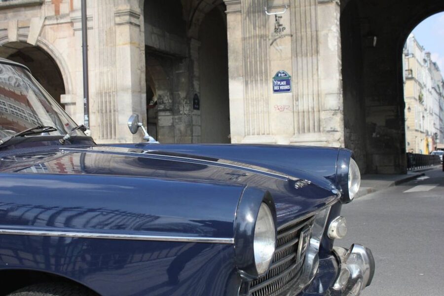 Paris: 1-Hour Tour in a Vintage Car - Why a 1960s Peugeot 404 makes this tour feel like Paris, not a checklist