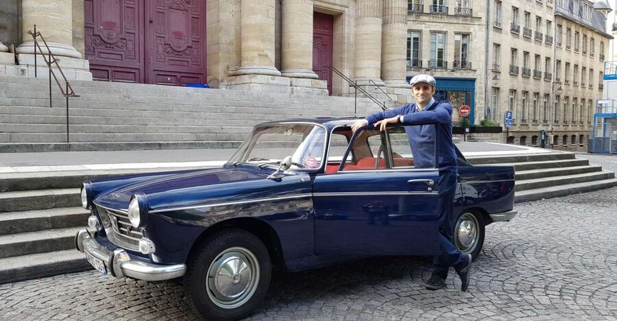 Paris: 1-Hour Tour in a Vintage Car - Starting at 704 Quai de Bercy: lining up your best angles from the start
