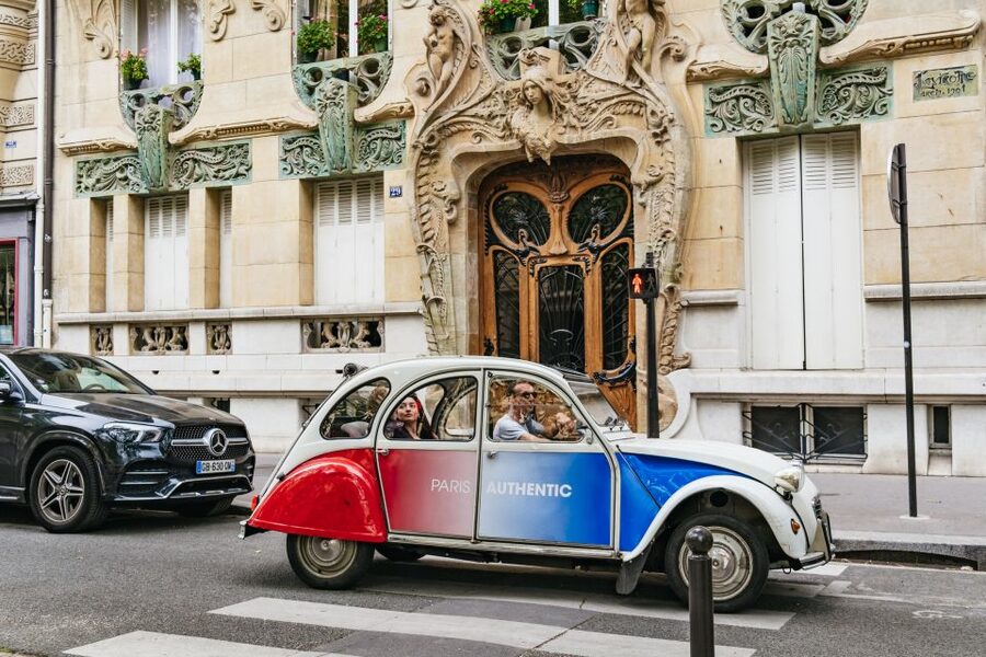 Paris: 1-Hour Vintage Citroen 2CV Tour - Eiffel Tower Views Without the Long Wait Energy