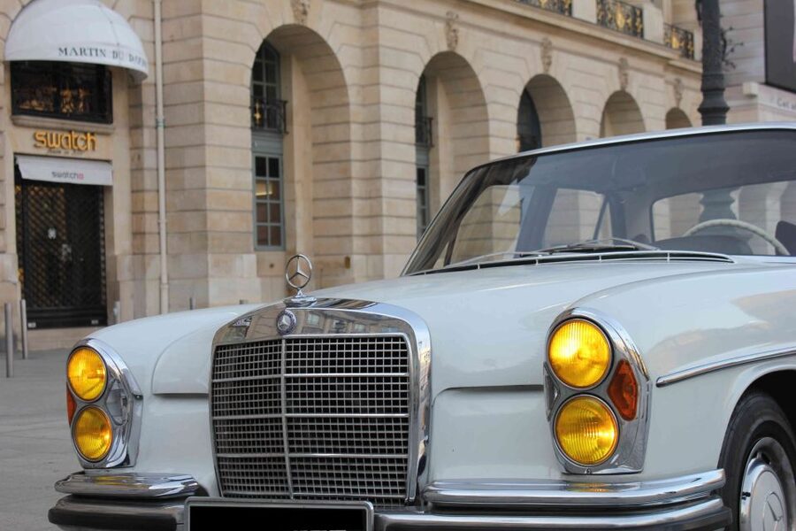 Paris: 2.5-Hour Guided Vintage Car Tour and Wine Tasting - Wine tasting in the Latin Quarter: what you get for the time you spend