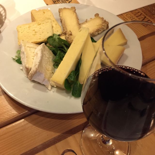 Paris: 2.5–Hour Montmartre Wine and Bistro Tour - Why Montmartre Wine Nights Make Sense as a Tour Idea