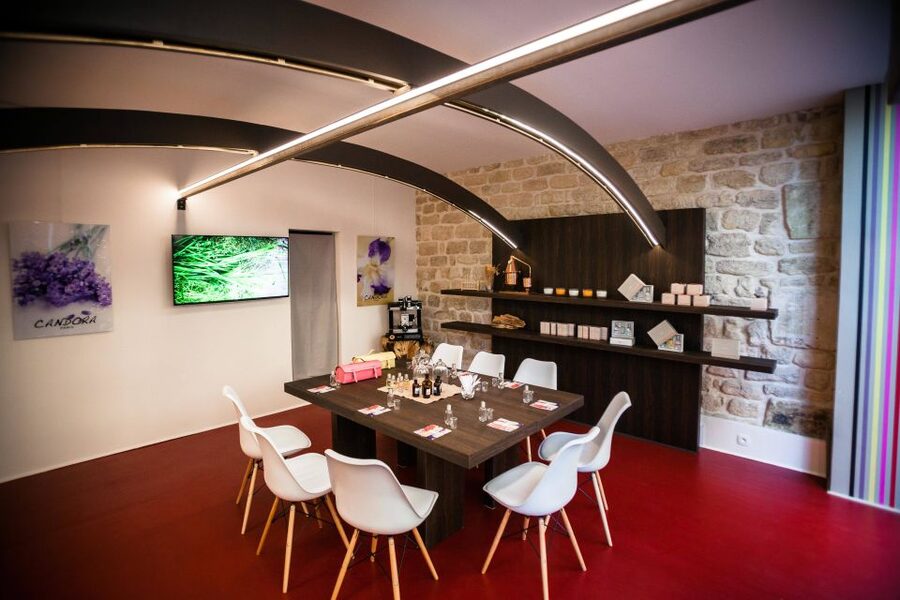 Paris: 2-Hour Perfume Creation Workshop - Paris 2-Hour Perfume Creation Workshop: A scent made by you, not a store shelf