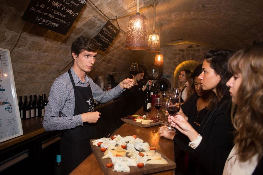 Paris: 2-Hour Wine Making Workshop - The 2-hour flow: tasting to blending to your take-home bottle