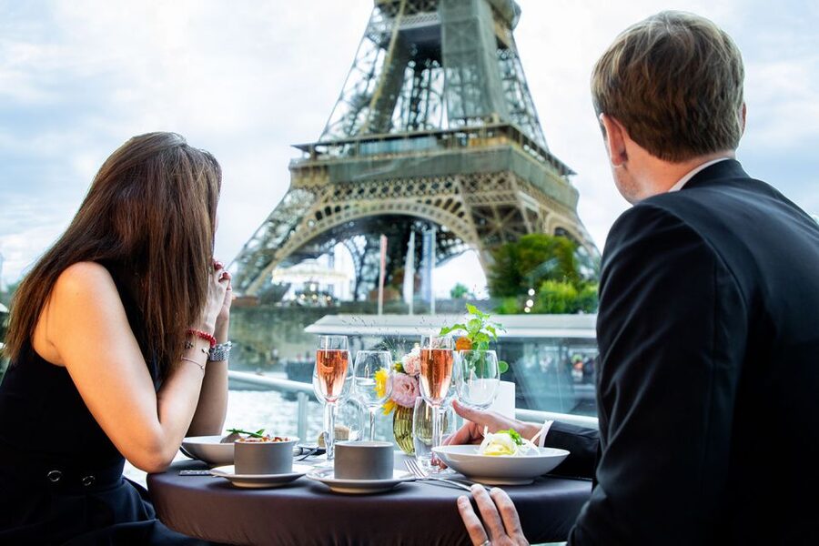 Paris: 3-Course-Dinner Cruise with Wine on the Seine River - Should you book this Paris Seine dinner cruise?