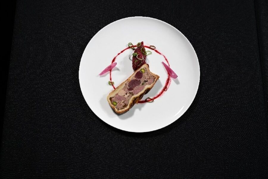 Paris: 3-Course Dinner & Show at Paradis Latin Cabaret - Should you book this Paris dinner and cabaret?