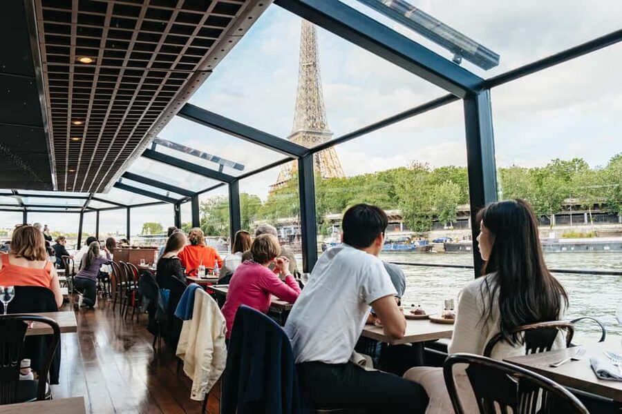 Paris : 3-Course Gourmet Dinner Cruise on Seine River - Should you book this Seine River gourmet dinner cruise?