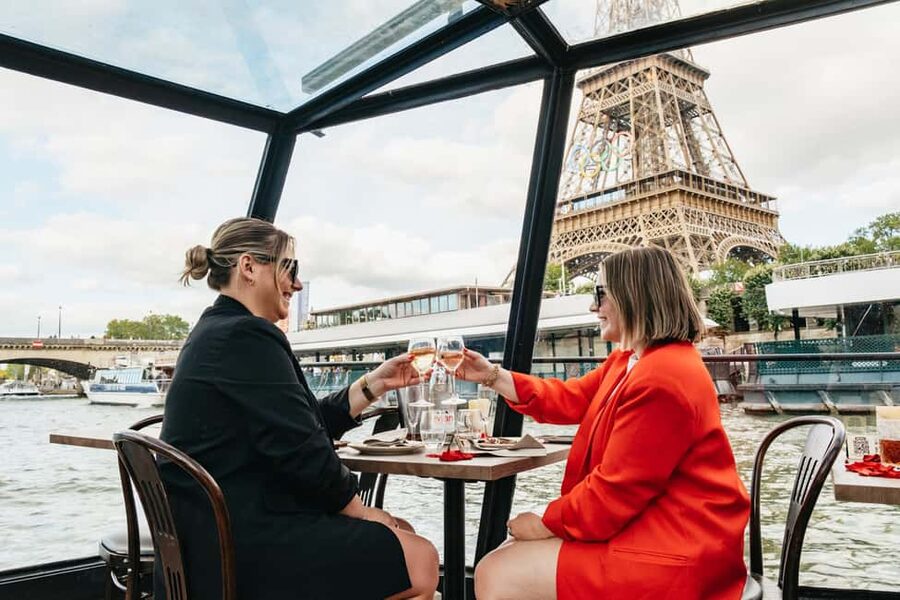 Paris : 3-Course Gourmet Dinner Cruise on Seine River - Practical tips so the night feels smooth, not stressful