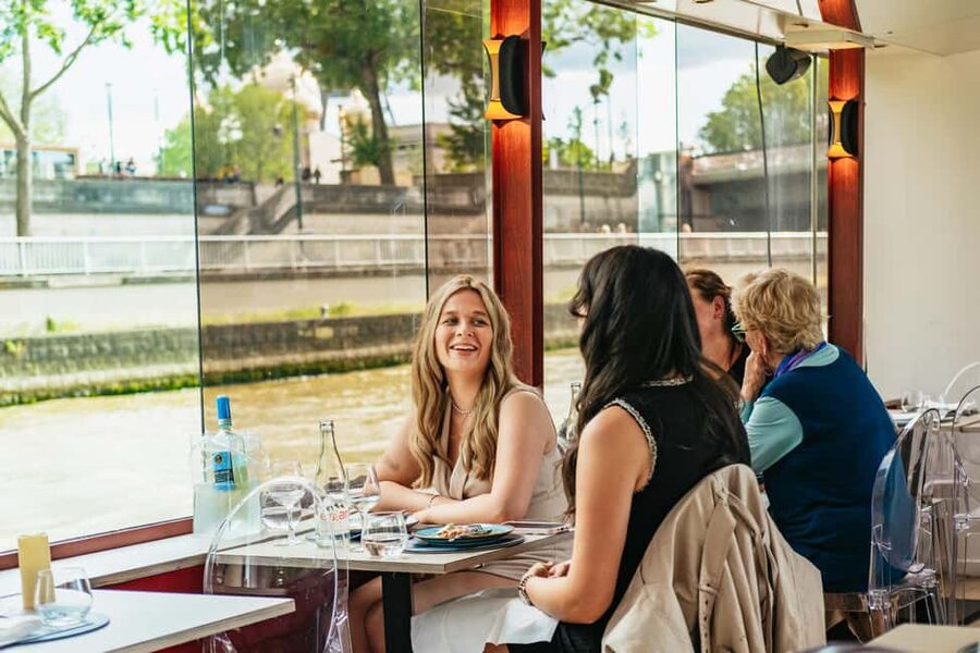 Paris: 3-Course Italian Meal Seine Cruise - Boarding and Timing: The Day-Planning Advantage of a 12:15 Departure