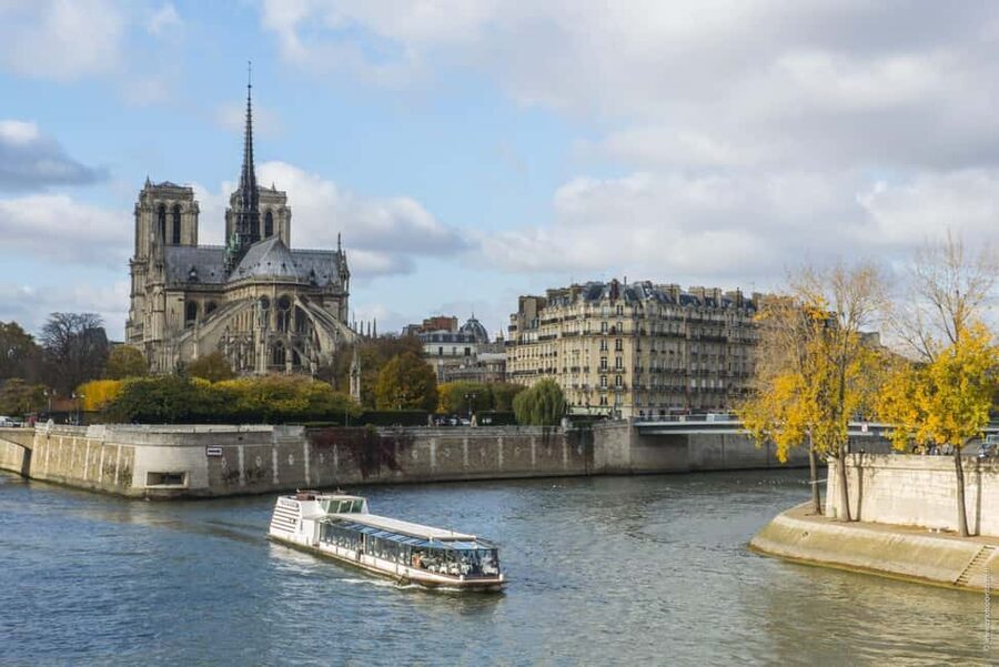 Paris: 3-Course Lunch Cruise on the River Seine - Your 3-Course Lunch Menu: What You Actually Eat
