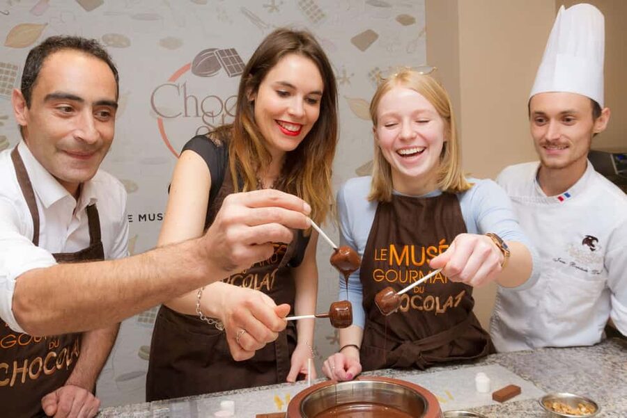 Paris: 45-minute Chocolate Making Workshop at Choco-Story - Chocolate tasting and the virtual demo: small add-ons that make the class feel smarter