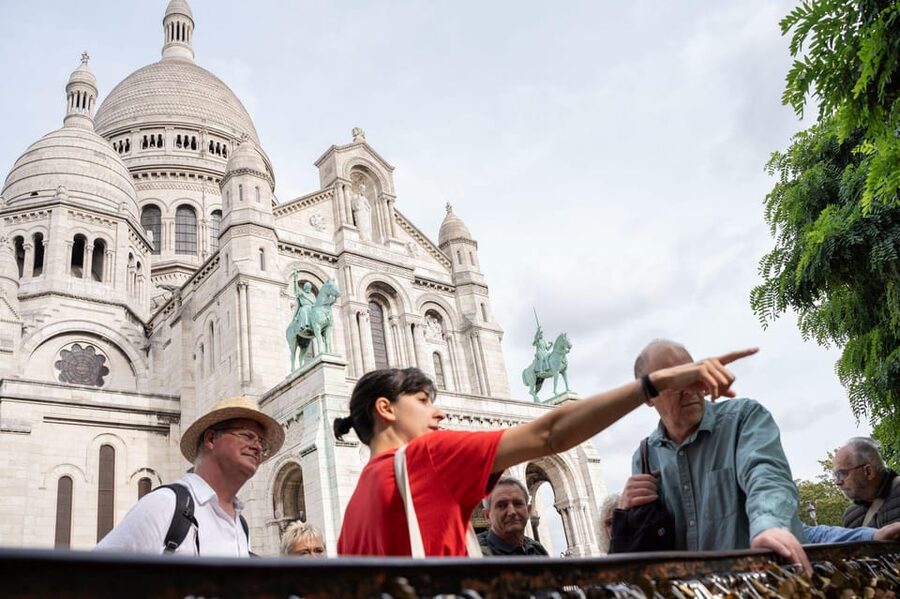 Paris: A Solo Wander Through Hidden Gems of Montmartre - Why solo Montmartre works so well on a guided walk