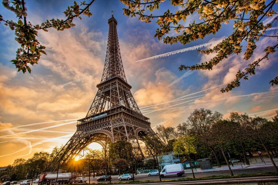 Paris: Access Eiffel Tower Summit or Second Level - What your guide does, and what they do not do