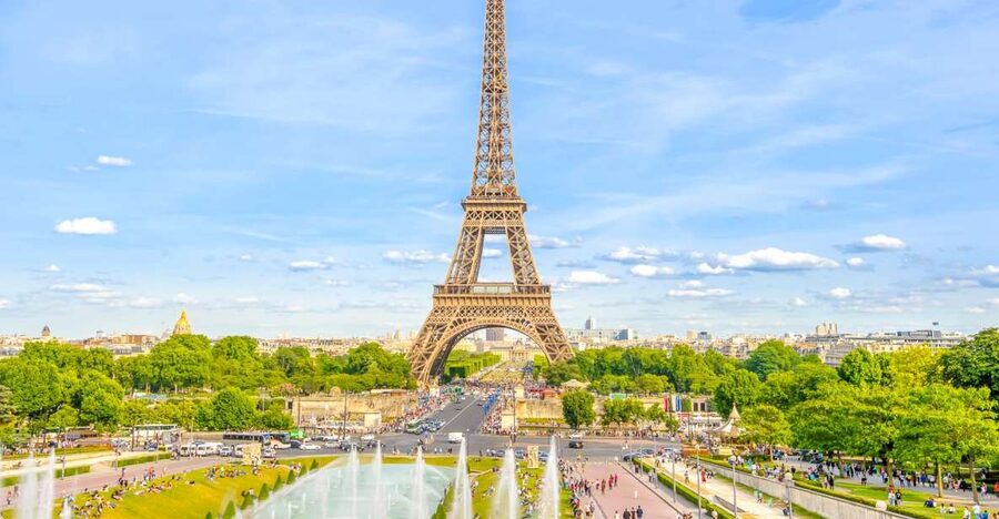 Paris: Access to the Eiffel Tower's 2nd Floor - The Guided Intro: Your Host Turns the Tower Into a Map