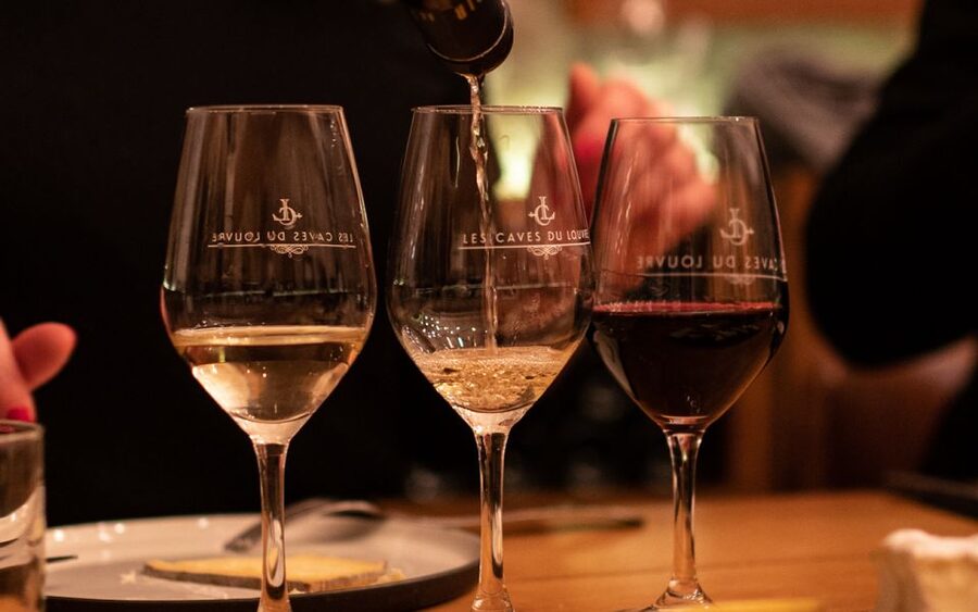 Paris: Apéro Wine and Cheese Tasting Experience - Why the cellar setting and private room make a difference