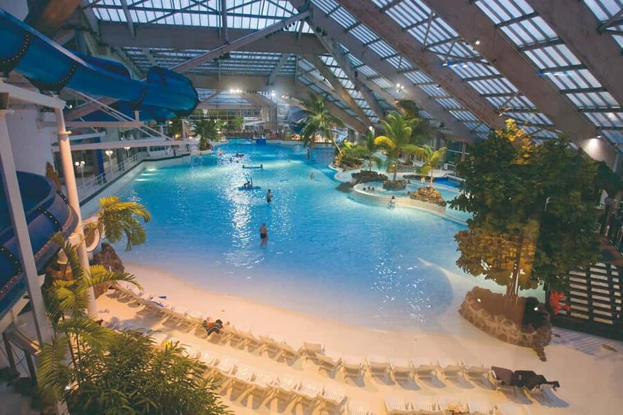 Paris: Aquaboulevard Water Park Entrance Ticket - Entering fast, lockers, and how the day starts
