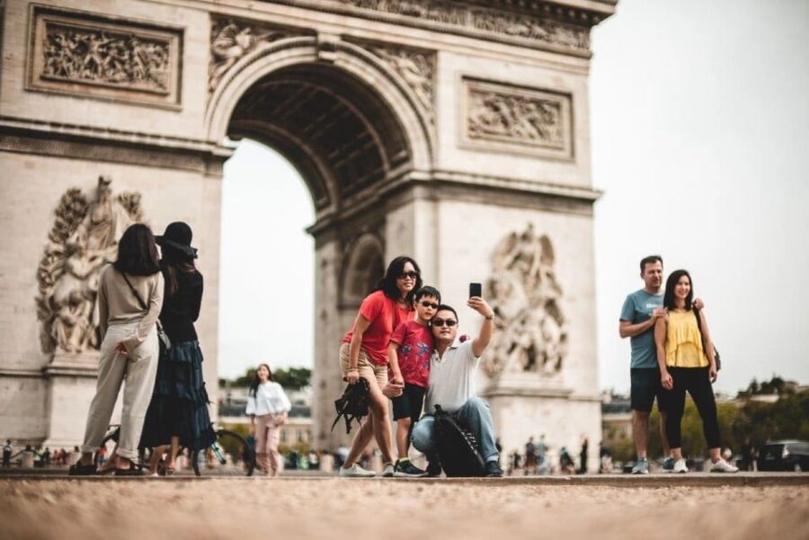 Paris: Arc de Triomphe Entry with Seine Cruise - Seine cruise from Bateaux Parisiens: seeing Paris from the waterline