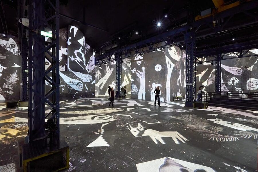 Paris : Atelier des Lumières admission ticket - Two exhibitions, one ticket: Picasso and Rousseau back to back