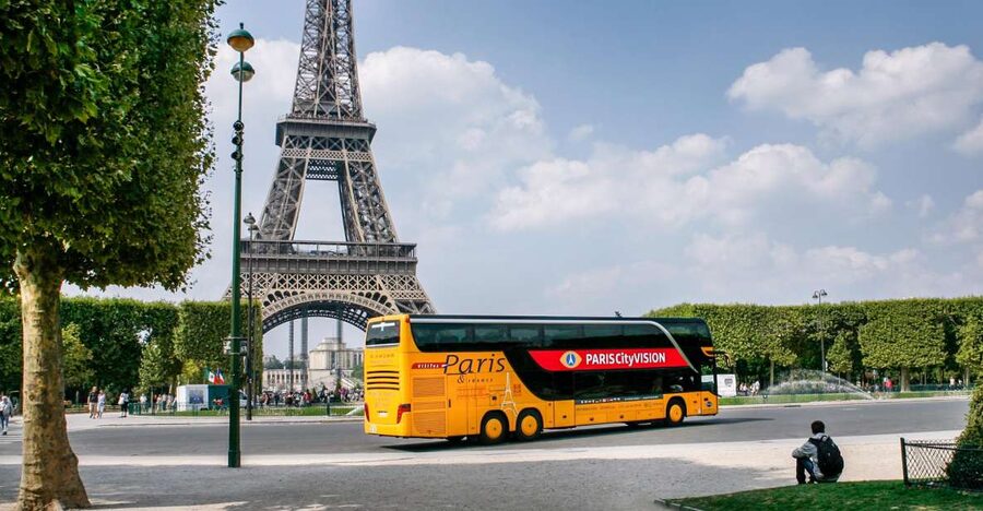 Paris: Audio-Guided Bus Tour & Seine River Cruise - The luxury coach ride: how to get real value from 90 minutes