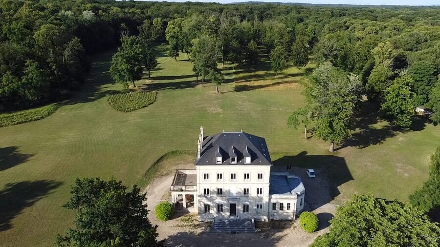 Paris: Aumont-en-Halatte Horseback Riding Tour - A 1.5-hour forest session in the Chantilly area: sightseeing, walking, riding, wildlife viewing