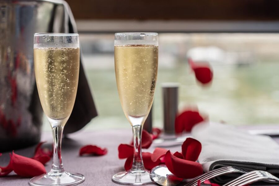Paris: Bastille Day Special Evening Cruise - Dinner and drinks: what’s included and what to watch for