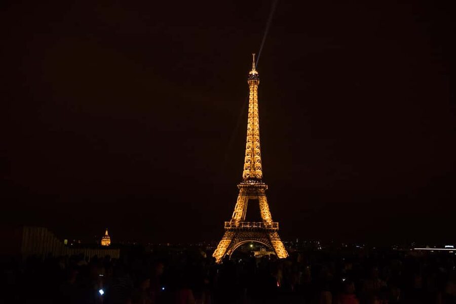 Paris: Big Bus Panoramic Night Tour by Open-Top Bus - Galeries Lafayette and Opéra Avenue, a shopping-district glow