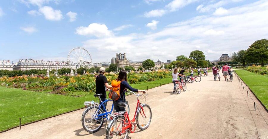 Paris Bike Tour: Eiffel Tower, Place de la Concorde & More - Rain, Group Size, and the 210 Minutes Reality Check