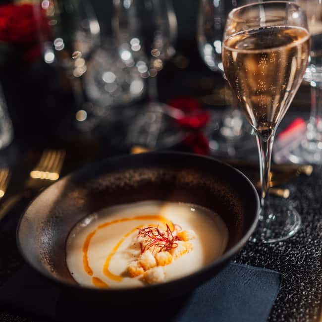 Paris: Bus Toqué Tour with 5-Course Dinner and Champagne - Small Group, Service Style, and Who This Tour Fits Best
