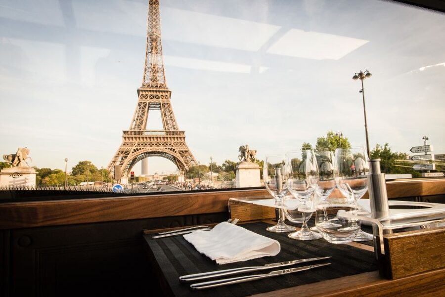 Paris: Bustronome Gourmet Dinner Tour - The menu, Nizar Bannour and chef Thiessé on the move