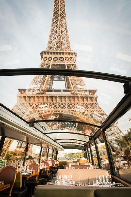 Paris: Bustronome Gourmet Dinner Tour - Eiffel Tower photo timing is the money moment