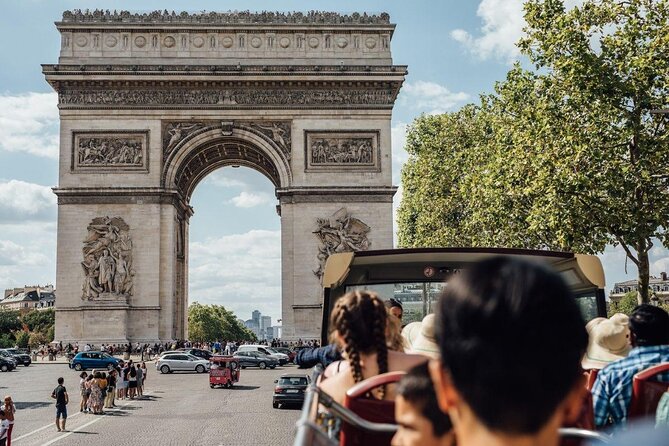 Paris by Night - Why a vintage 2CV night tour in Paris is a smart change of pace
