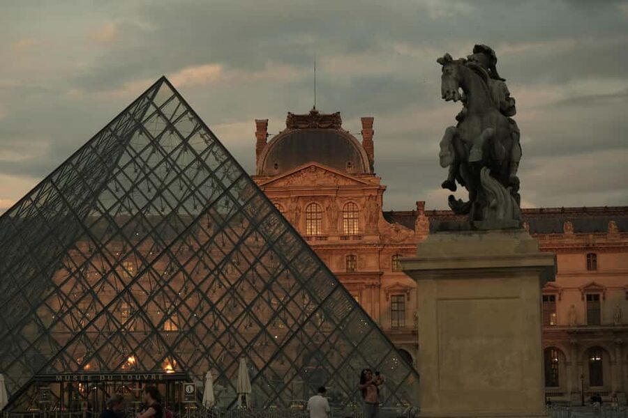 Paris By Night: 3-Hour Guided Bike Tour - Starting at the Opéra, setting the tone for a smooth first hour