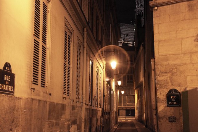 Paris by Night Walking Tour: Ghosts, Mysteries and Legends - Place de l’Hôtel de Ville and the execution timeline