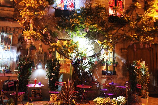 Paris by Night Walking Tour: Ghosts, Mysteries and Legends - How “ghosts and mysteries” really plays out on this tour