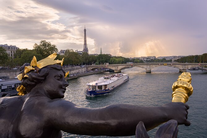 Paris Capitaine Fracasse 3 Course Seine River Dinner Cruise - Logistics That Matter: Meeting Point, Timing, and How to Avoid Friction