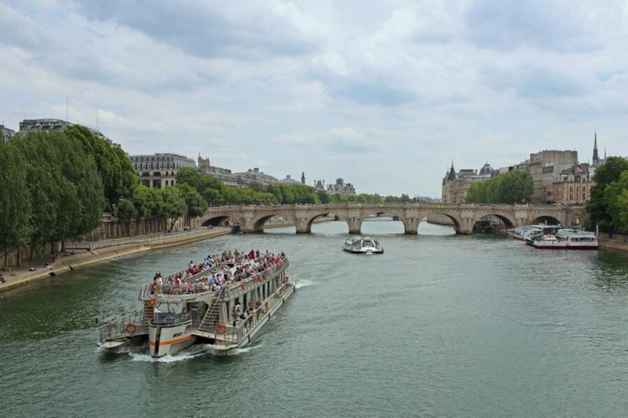 Paris: Catacombs, Audio Guide, and River Cruise Option - The Seine River cruise option: Port De La Bourdonnais to Eiffel Tower views