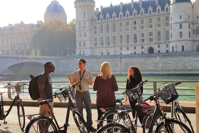 Paris: Charming Nooks and Crannies Bike Tour - From City Hall to St Louis Island: A Slow Start on the Seine