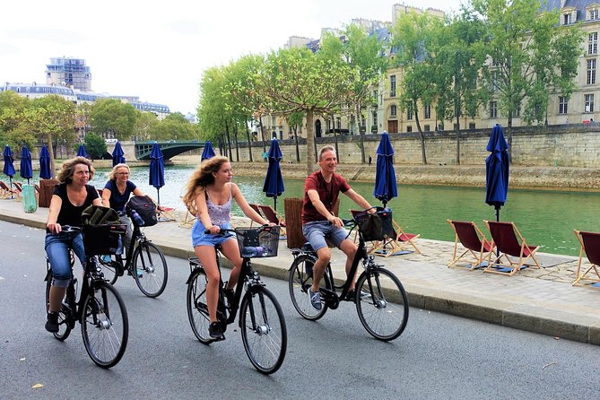 Paris: Charming Nooks and Crannies Bike Tour - Getting to Place de l’Hôtel de Ville Without Wasting Time