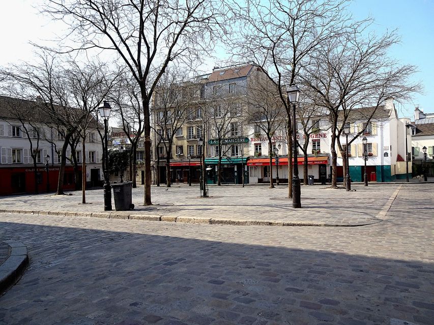 Paris: Charms of Montmartre Guided Walking Tour - Outdoor Artists Square and the Sacré Coeur Grand Finale