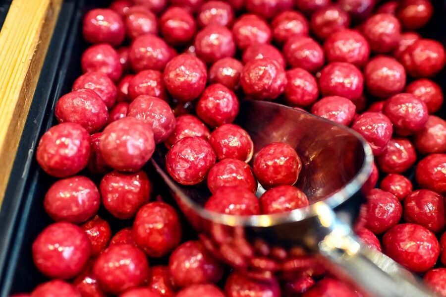 Paris: Chocolate and Pastry Tour with Tastings - Who this tour is best for, and who should pass
