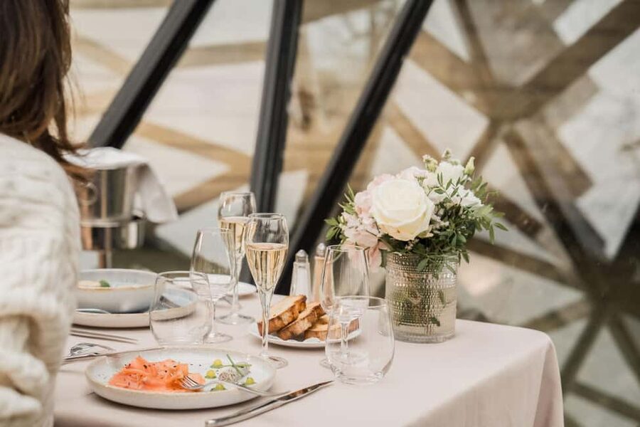Paris : Christmas Special Lunch Cruise on the Seine River - Key things that make this Seine Christmas lunch cruise worth your time