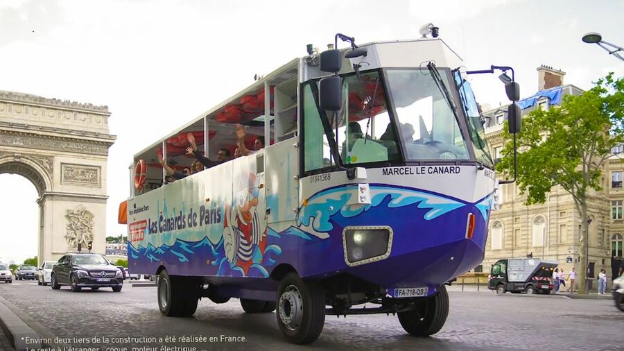 Paris: City and River Seine Tour on an Amphibious Bus - The royal road in Hauts-de-Seine, and Louis XIV’s family connection
