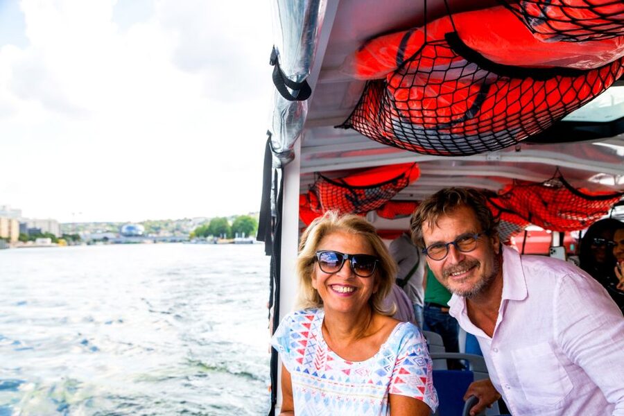 Paris: City and River Seine Tour on an Amphibious Bus - The Seine splash moment: what you see while staying in your seat