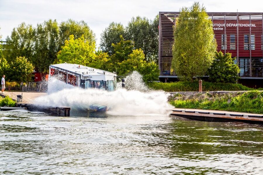 Paris: City and River Seine Tour on an Amphibious Bus - Seine Musicale, Saint-Cloud gardens, and La Défense skyline