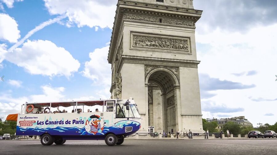 Paris: City and River Seine Tour on an Amphibious Bus - The guide makes it, and the energy level is real