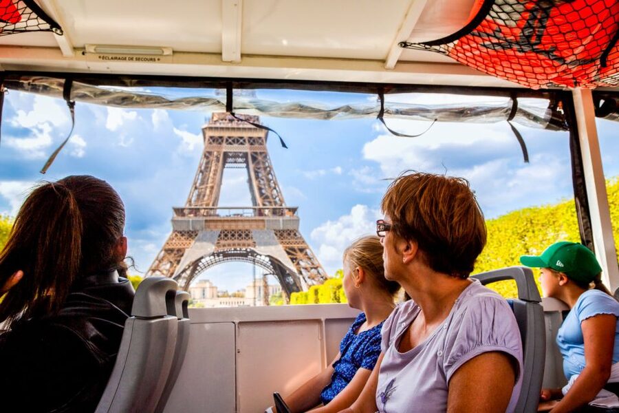 Paris: City and River Seine Tour on an Amphibious Bus - Quick practical tips so you enjoy the ride more